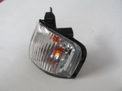 MAZDA B2500- PICK UP- 04/06; ÖN SİNYAL SOL BEYAZ (AA MOTOR)