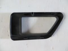 CITROEN BERLINGO- 04/08; ÖN KAPI İÇ AÇMA KOLU ÇERÇEVESİ SAĞ SİYAH