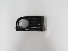 VOLKSWAGEN GOLF- 5- 04/09; SİS LAMBA KAPAĞI SAĞ SİYAH (SİS DELİKLİ) (PÜTÜRLÜ TİP) (TW)