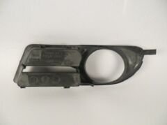 TOYOTA COROLLA- ZZE121- 05/06; SİS LAMBA KAPAĞI SAĞ YUVARLAK DELİKLİ (EURO BODY)