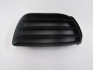 FIAT PUNTO- 03/06; SİS LAMBA KAPAĞI SAĞ SİYAH (SİS DELİKSİZ) (TYG)