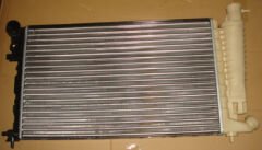 PEUGEOT 306- SD/HB- 97/00; SU RADYATÖRÜ MANUEL (SU BİDONLU) (SEGMANLI TİP) (61X38X3)