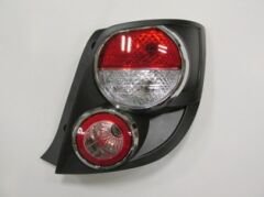 CHEVROLET AVEO- HB- 11/13; STOP LAMBASI SAĞ KIRMIZI/BEYAZ (NİKELAJ ÇERÇEVELİ) (FAMELLA)