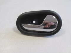 RENAULT SYMBOL- 13/21; ÖN KAPI İÇ AÇMA KOLU SAĞ NİKELAJLI