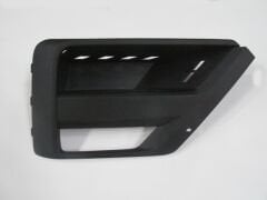 VOLKSWAGEN CRAFTER- 18/24; SİS LAMBA KAPAĞI SAĞ SİS DELİKLİ/SENSÖR DELİKSİZ (TYG)