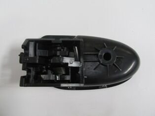 TOYOTA YARIS- 06/11; ÖN/ARKA KAPI İÇ AÇMA KOLU SAĞ SİYAH (TYG)