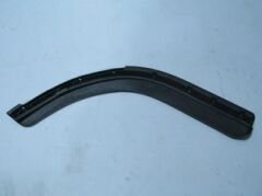 MITSUBISHI CANTER- FUSO- 06/12; ÇAMURLUK AĞZI PLASTİĞİ SAĞ (FE711/839/859E/859G) (BFN)