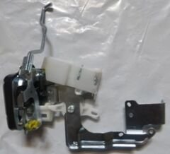 MITSUBISHI CANTER- FUSO- 06/12; ÖN KAPI KİLİDİ SAĞ (FE711/839/859E/859G) (HUSHAN)