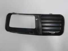 VOLKSWAGEN POLO- CLASSIC- 96/01; SİS LAMBA KAPAĞI SAĞ SİYAH SİS DELİKLİ