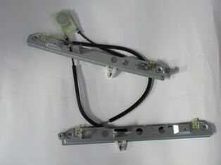 RENAULT MEGANE- 2- 03/06; ÖN CAM KRİKOSU SAĞ ELEKTRİKLİ/MOTORSUZ (2KAPI) (HUSHAN)