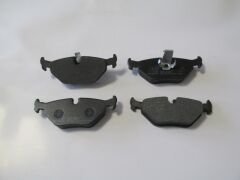 BMW 5 SERI- E39- 96/00; ARKA FREN BALATASI (KABLOSUZ)(DİSK) (121,9X45X16,5/123,1X45X16,5)(BRAMAX)
