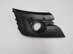 PEUGEOT 3008- 09/13; SİS LAMBA KAPAĞI SOL SİS DELİKLİ (SİS ÇERÇEVESİ NİKELAJLI) (TYG)