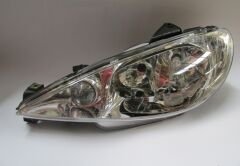 PEUGEOT 206- SD- 07/11; FAR LAMBASI SOL ELEKTRİKLİ/MOTORSUZ (ŞEFFAF CAMLI) H7/H7 (AYFAR)