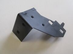 RENAULT CLIO- 4- SPORT TOURER- 13/16; ÖN TAMPON ÇAMURLUK BAĞLANTI BRAKETİ SOL (SAC) (EAGLE BODY)