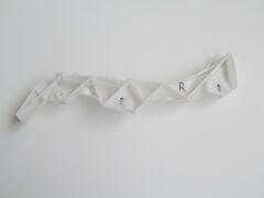 MAZDA 6- SD- 03/06; ARKA TAMPON BRAKETİ SAĞ PLASTİK (BFN)