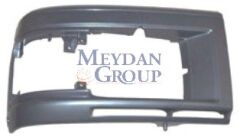 NISSAN URVAN- MİNİBÜS- E24- 98/99; FAR ÇERÇEVESİ SAĞ SİYAH