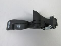 TOYOTA COROLLA- ZZ111- 00/02; BAGAJ KAPAĞI VE DEPO KAPAĞI İÇ AÇMA KOLU (MANDALI) PLASTİK (EURO BODY)