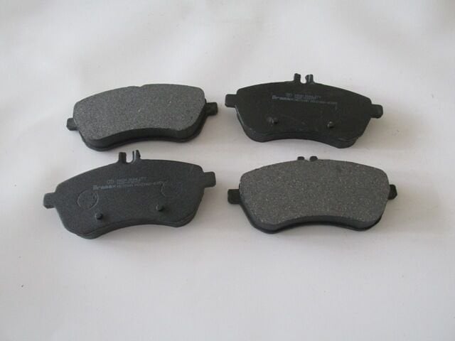 MERCEDES E CLASS- W212- 10/12; ÖN FREN BALATASI (KABLOSUZ)(DİSK) (146.2X71.5X19.5)(BRAMAX)