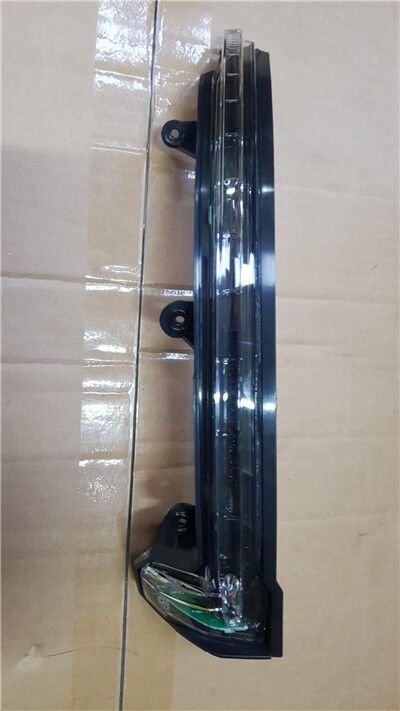 AYNA SİNYALİ SOL  CAYENNE 2015-2018