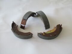FORD FIESTA- 00/02; ARKA FREN PABUCU 1,25/1,3/1,4cc (90X30) (BRAMAX)