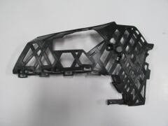 VOLKSWAGEN PASSAT-VARIANT- B8- 23/24; ÖN TAMPON BAĞLANTI BRAKETİ SOL PLASTİK (TW)