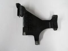AUDI A4- 13/15; FAR ALT BAĞLANTI BRAKETİ SOL (FAR ALT TAŞIYICI) PLASTİK (TW)