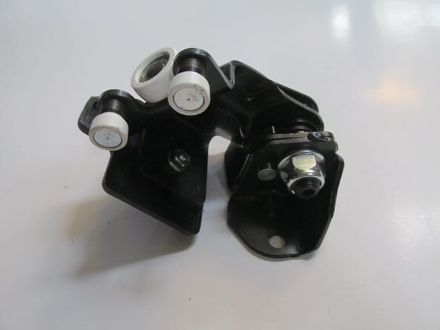 Peugeot Boxer Sürgülü Kapı Orta Ray Bağlantısı Sağ (2007-2013)