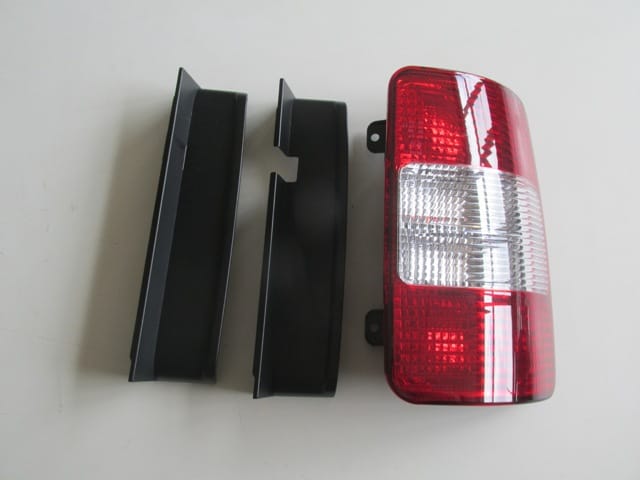 Volkswagen Caddy Stop Lambası Sağ Kırmızı/beyaz (2004-2010)