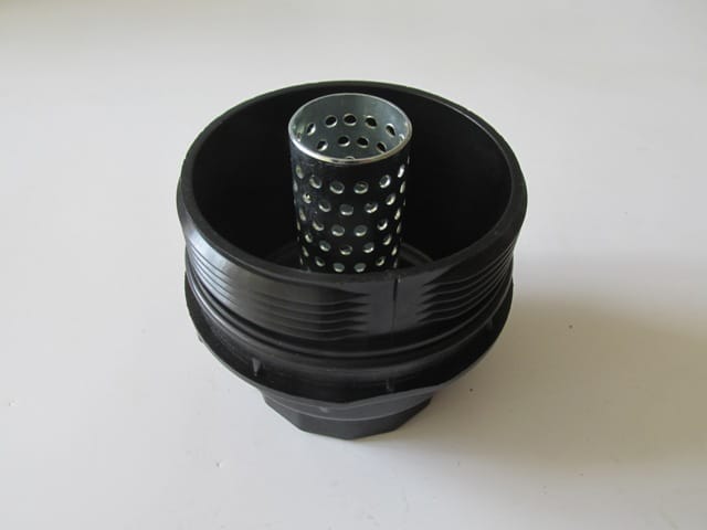 Toyota Aurıs Motor Yağ Filtre Kapağı (2011-2012) Toyota Aurıs Motor Yağ Filtre Kapağı (2011-2012)