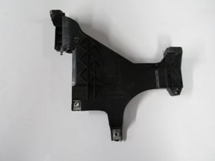Audi A4 Far Alt Bağlantı Braketi Sol Plastik (2013-2015)