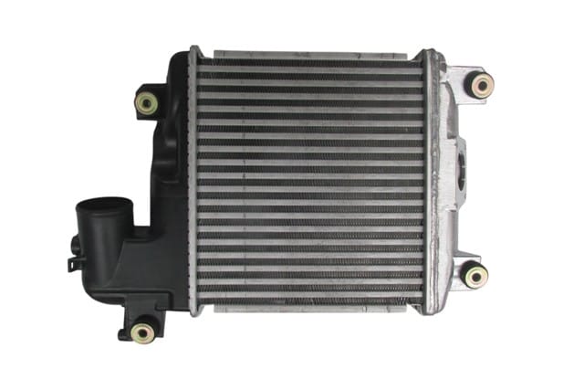Toyota Hılux Turbo Soğutma Radyatörü 2.5/3.0 Oris (2005-2011)