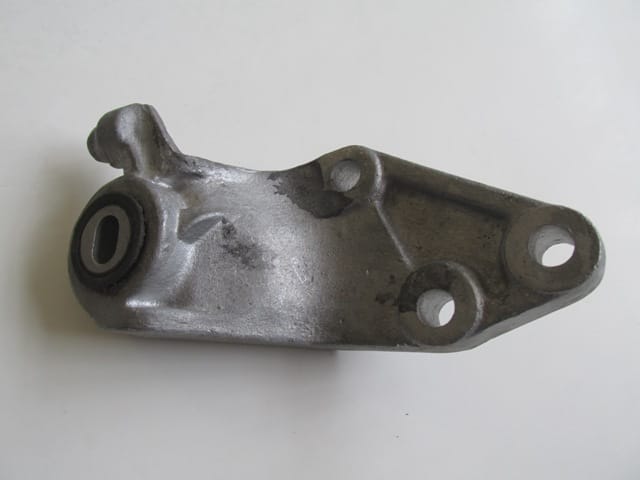Opel Corsa- D Şanzuman Arka Bağlantı Takozu (2007-2014)