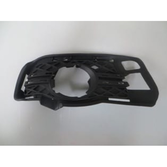 Mercedes C Class- W204 Sis Lamba Kapağı Sağ Sis Delikli (2007-2011) Mercedes C Class- W204 Sis Lamba Kapağı Sağ Sis Delikli (2007-2011)