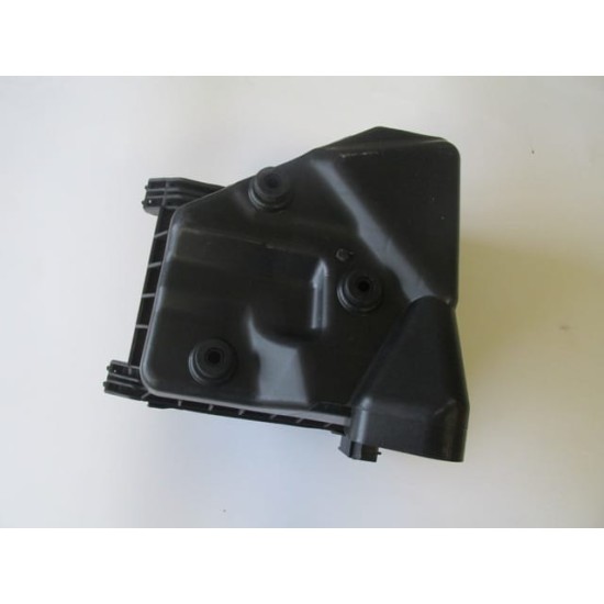 Toyota Auris Hava Filtre Kutusu (2013-2015) Toyota Auris Hava Filtre Kutusu (2013-2015)