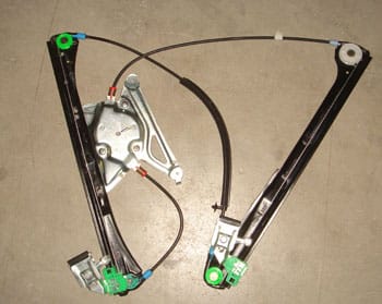 Audi A4 Ön Cam Krikosu Sol Elektrikli/motorsuz (1995-1999) Audi A4 Ön Cam Krikosu Sol Elektrikli/motorsuz (1995-1999)