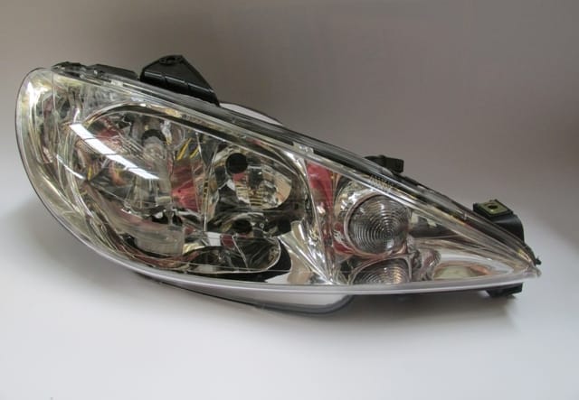 Peugeot 206 Far Lambası Sağ Elektrikli/motorsuz H7/h7 (2002-2009) OEM 6205.S9