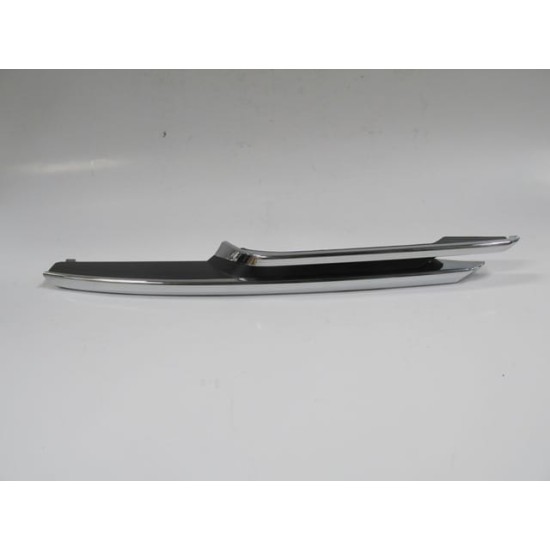 Bmw 3 Serı- F30 Sis Lamba Kapağı Üst Nikelajı Sol (2012-2014) Bmw 3 Serı- F30 Sis Lamba Kapağı Üst Nikelajı Sol (2012-2014)