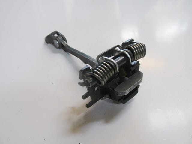 Renault Laguna Arka Kapı Durdurucusu Sağ/sol Aynı (2008-2012)