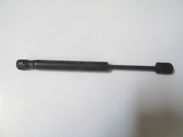 Ford Mondeo Bagaj Amortisörü Sağ/sol Aynı Adet (2001-2004)