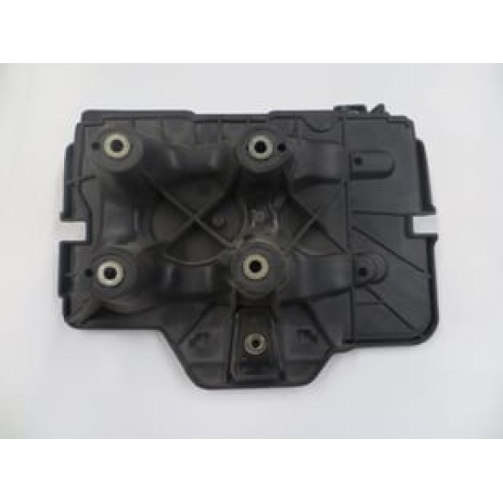 Volkswagen Bora Akü Koruyucu Plastiği Alt (1999-2005)