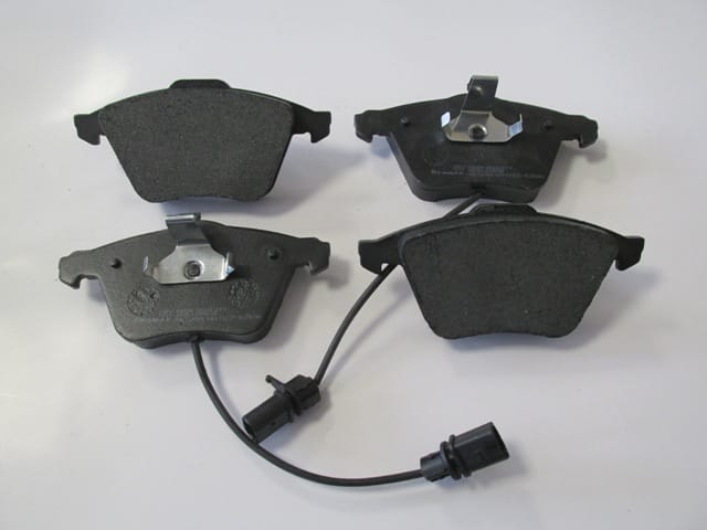 Audi A6 Ön Fren Balatası 2,0tdı/2,7tdı (2005-2009) OEM 8E0698151C Audi A6 Ön Fren Balatası 2,0tdı/2,7tdı (2005-2009) OEM 8E0698151C