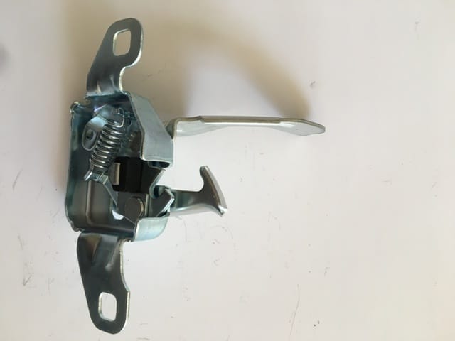 Dacia Duster Kaput Kilidi (2010-2013)