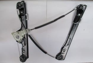 Bmw 1 Serı- E87 Ön Cam Krikosu Sağ Elektrikli/motorsuz (2004-2011)