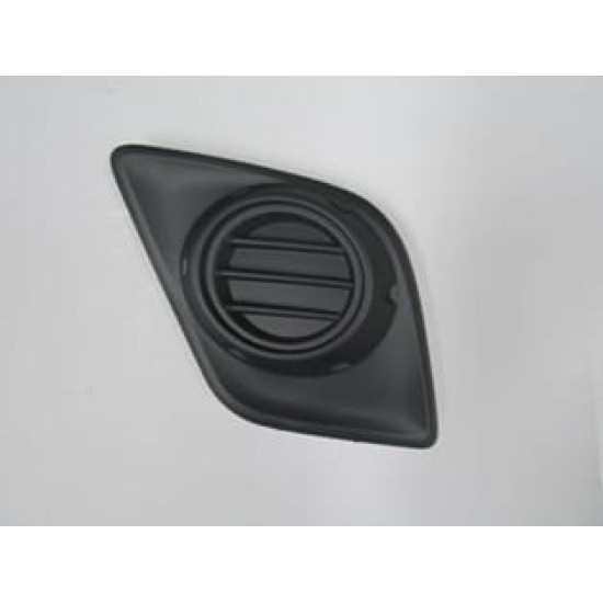 Toyota Hilux- Pick Up Sis Lamba Kapağı Sol Sis Deliksiz (2015-2019)
