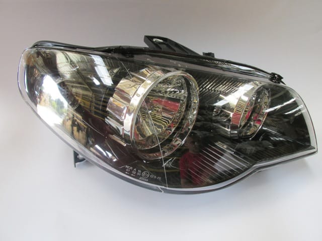 Fıat Albea Far Lambası Sağ Elektrikli/motorsuz Siyah 8 Fişli (2005-...