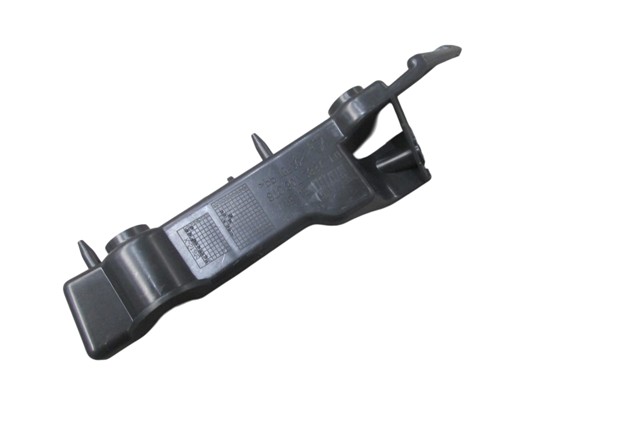 Audi A5 Ön Tampon Bağlantı Braketi Sağ (2012-2016)
