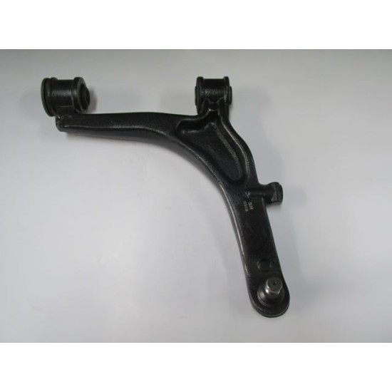 Opel Movano Ön Alt Tabla Sağ Rotilli/burçlu (2004-2006) Opel Movano Ön Alt Tabla Sağ Rotilli/burçlu (2004-2006)