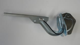 Mazda B2500- Pick Up Kaput Menteşesi Sağ (2001-2003) OEM MZ93-015HA1