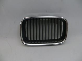 Bmw 3 Serı E36 Ön Panjur Sol Siyah/nikelaj Çerçeveli (1991-1994) OEM 51138122237