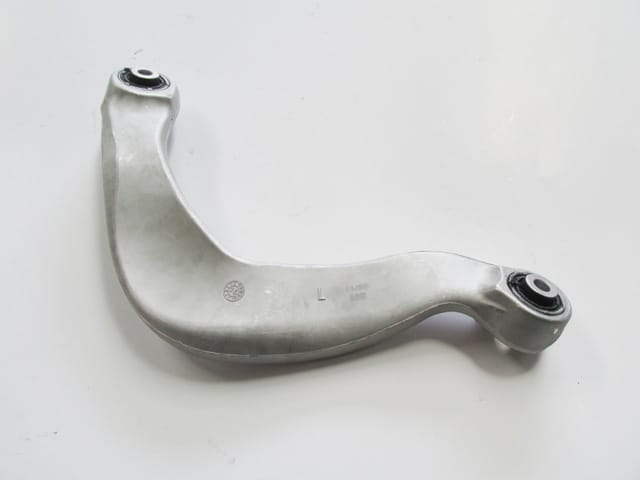Audi A5 Arka Üst Tabla Sol Eğri Tip Burçlu (2008-2012)